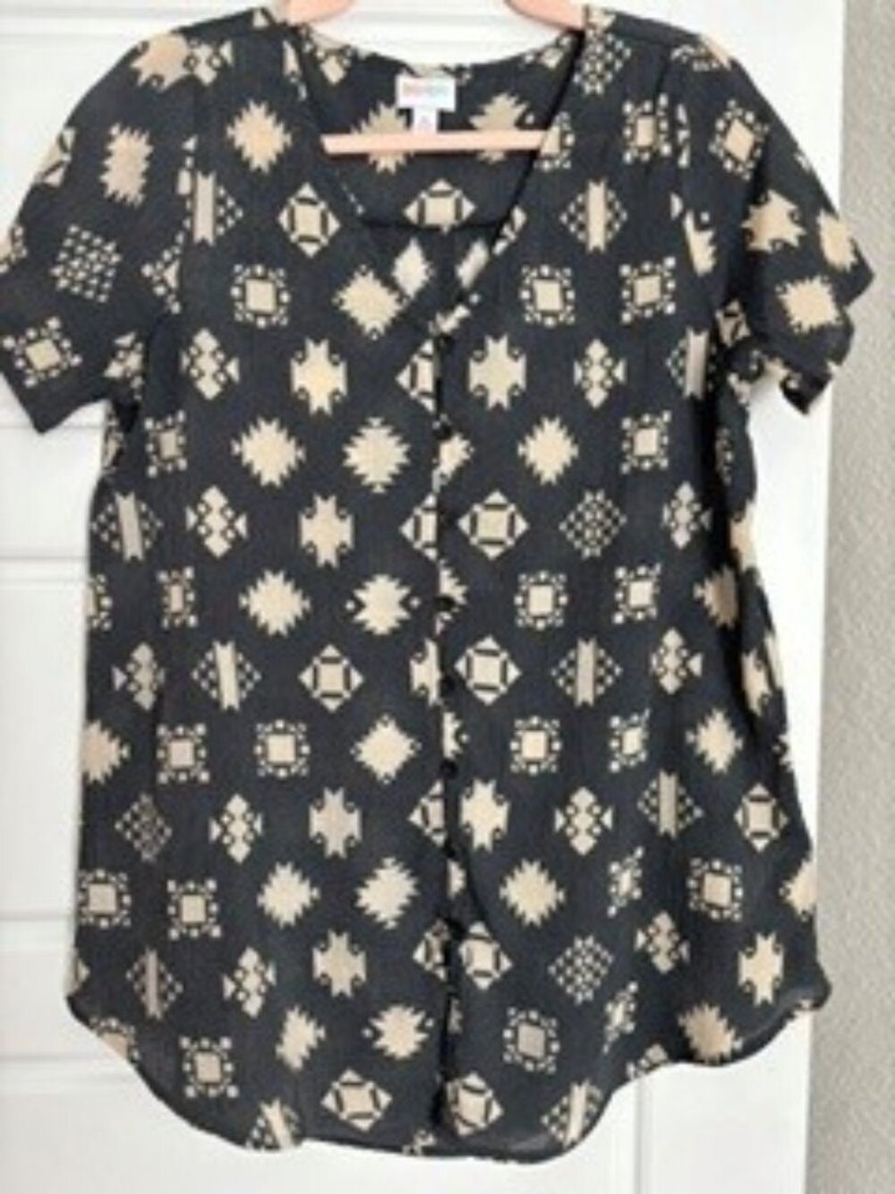 LuLaRoe Shannah Geometric Button-Front Top | Size M
